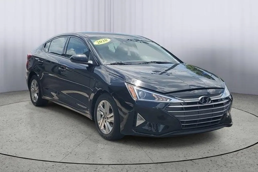 2020 Hyundai Elantra SEL photo 1