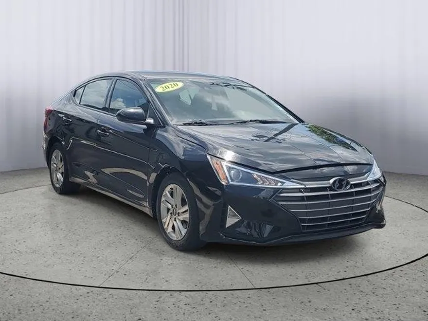 2020 Hyundai Elantra SEL photo 1