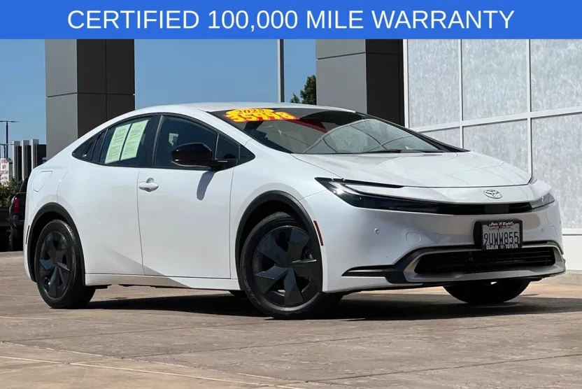 2025 Toyota Prius Plug-in Hybrid SE photo 1