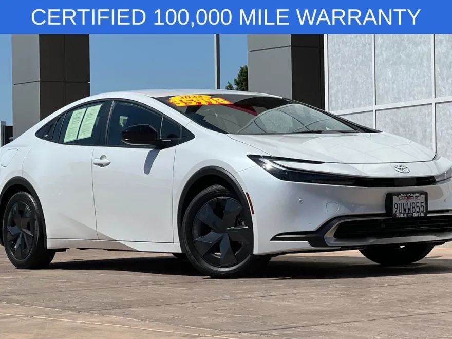 2025 Toyota Prius Plug-in Hybrid SE photo 1