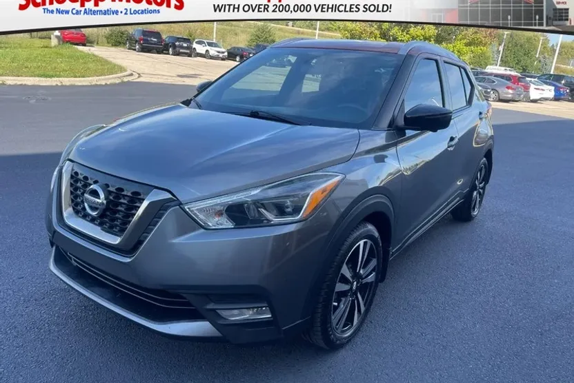 2019 Nissan Kicks SR photo 1