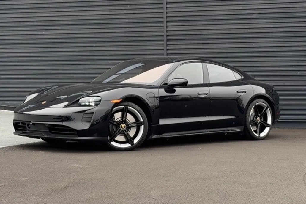 2024 Porsche Taycan GTS photo 1