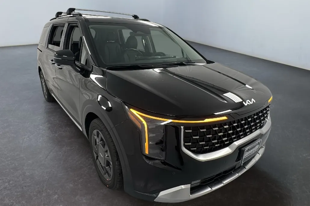 2026 Kia Carnival SX photo 1