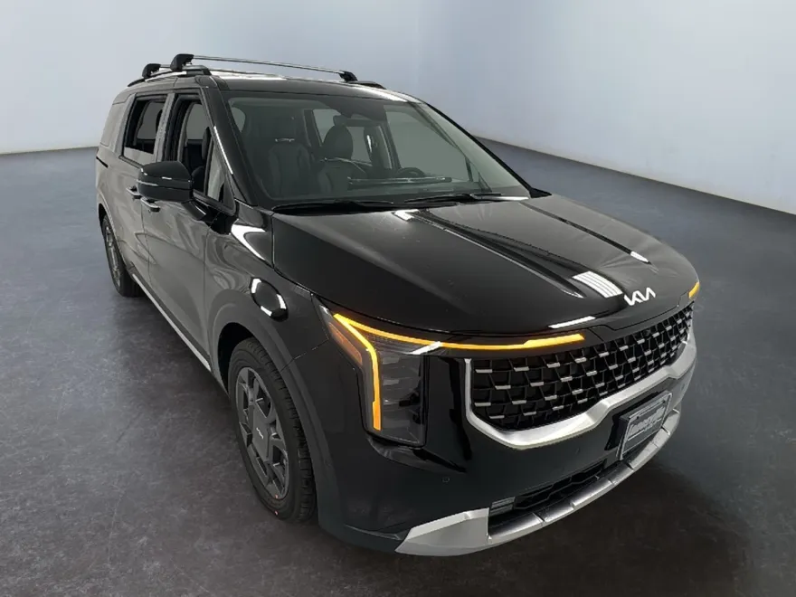 2026 Kia Carnival SX photo 1