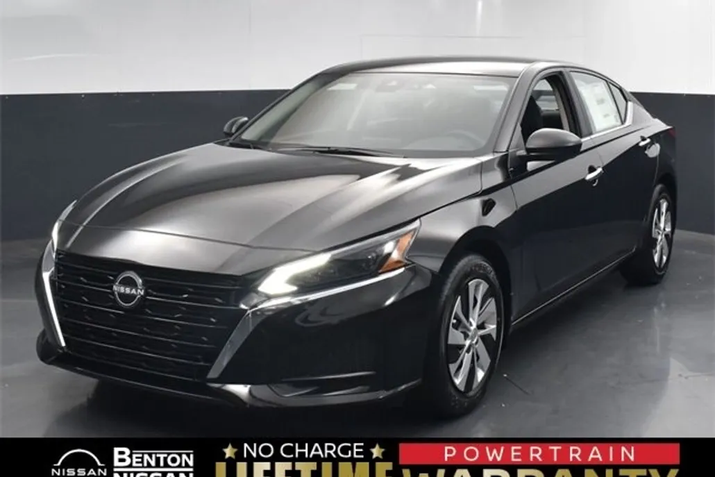 2025 Nissan Altima S photo 1