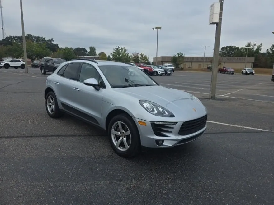 2018 Porsche Macan Base photo 1