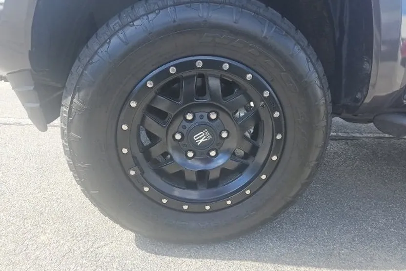 2020 Toyota Tacoma 4x4 SR5 photo 1
