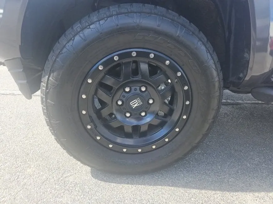 2020 Toyota Tacoma 4x4 SR5 photo 1