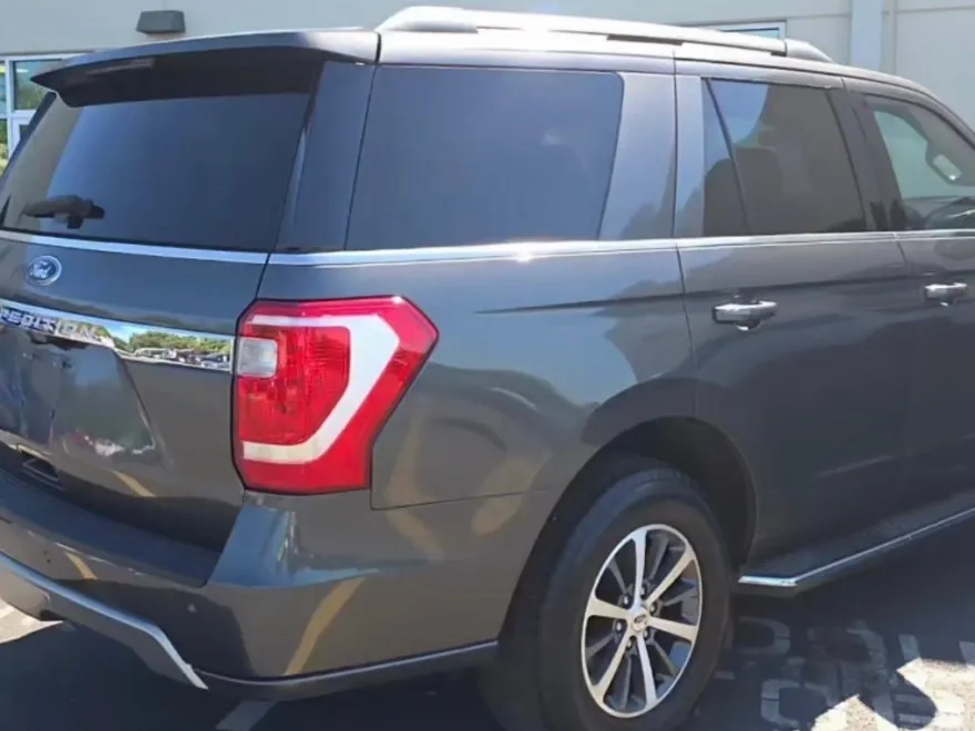 2019 Ford Expedition XLT photo 1