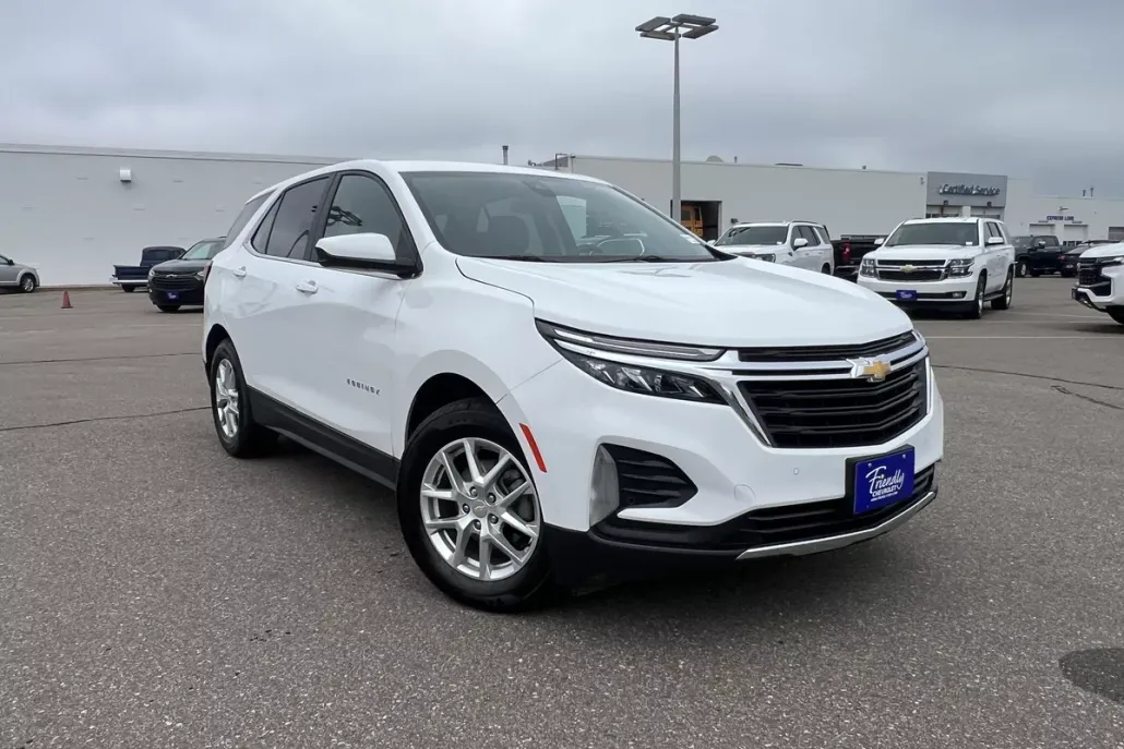 2024 Chevrolet Equinox LT photo 1