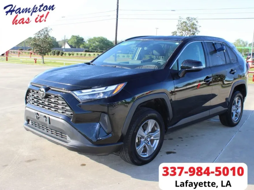 2024 Toyota RAV4 XLE photo 1