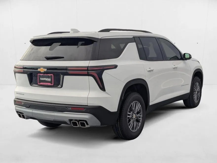 2025 Chevrolet Traverse photo 1