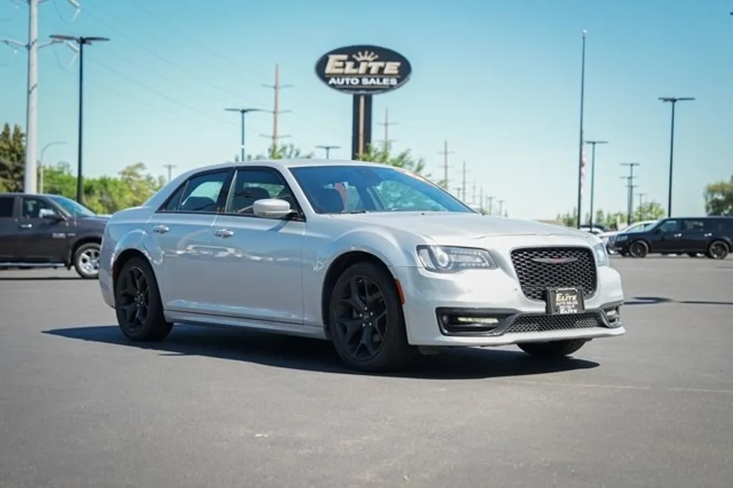 2022 Chrysler 300 S photo 1