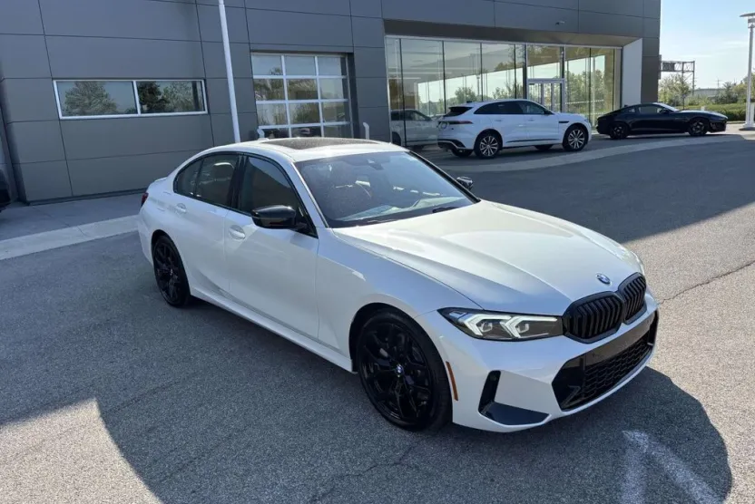2025 Bmw 330i Sedan photo 1