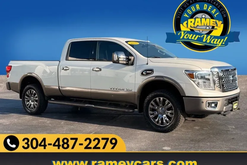 2016 Nissan Titan Platinum Reserve photo 1