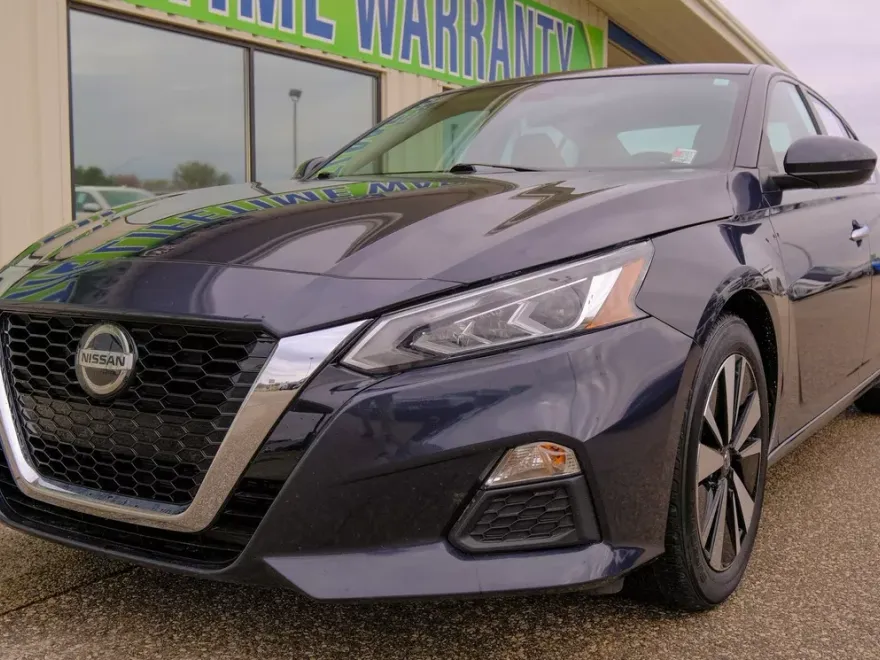 2022 Nissan Altima 2.5 SV photo 1