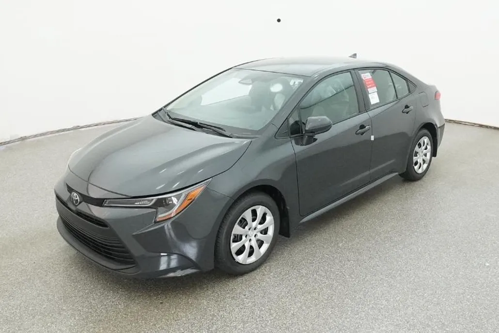 2025 Toyota Corolla LE photo 1