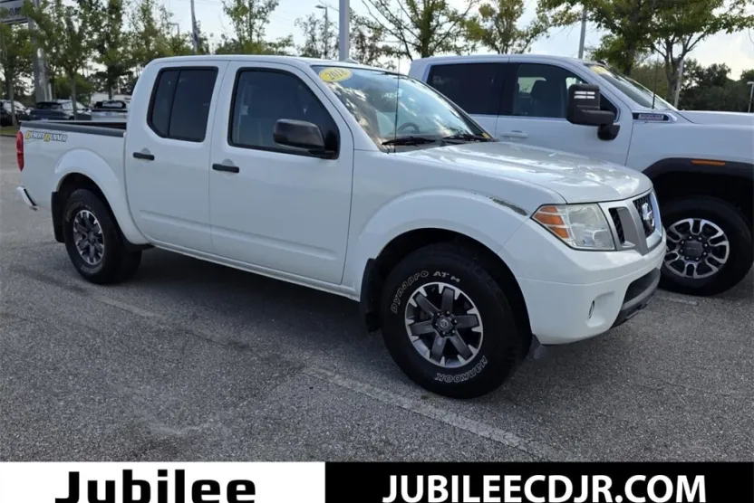 2018 Nissan Frontier Desert Runner photo 1