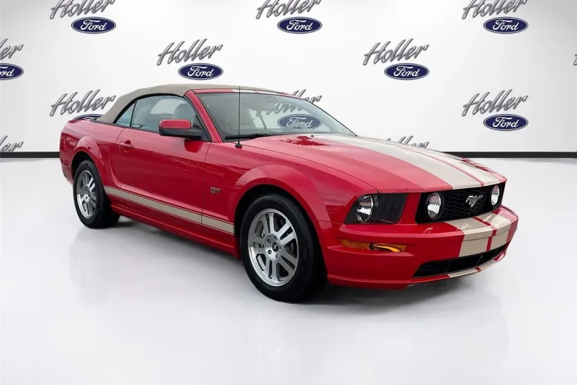 2005 Ford Mustang GT Premium photo 1