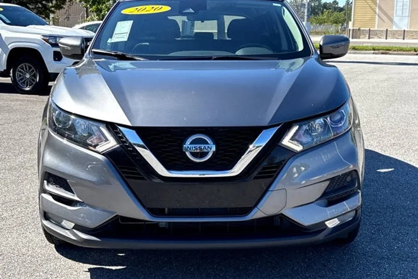 2020 Nissan Rogue Sport SV photo 1