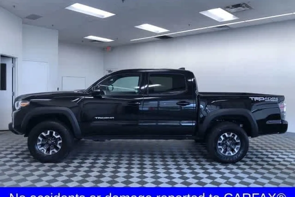 2023 Toyota Tacoma TRD photo 1
