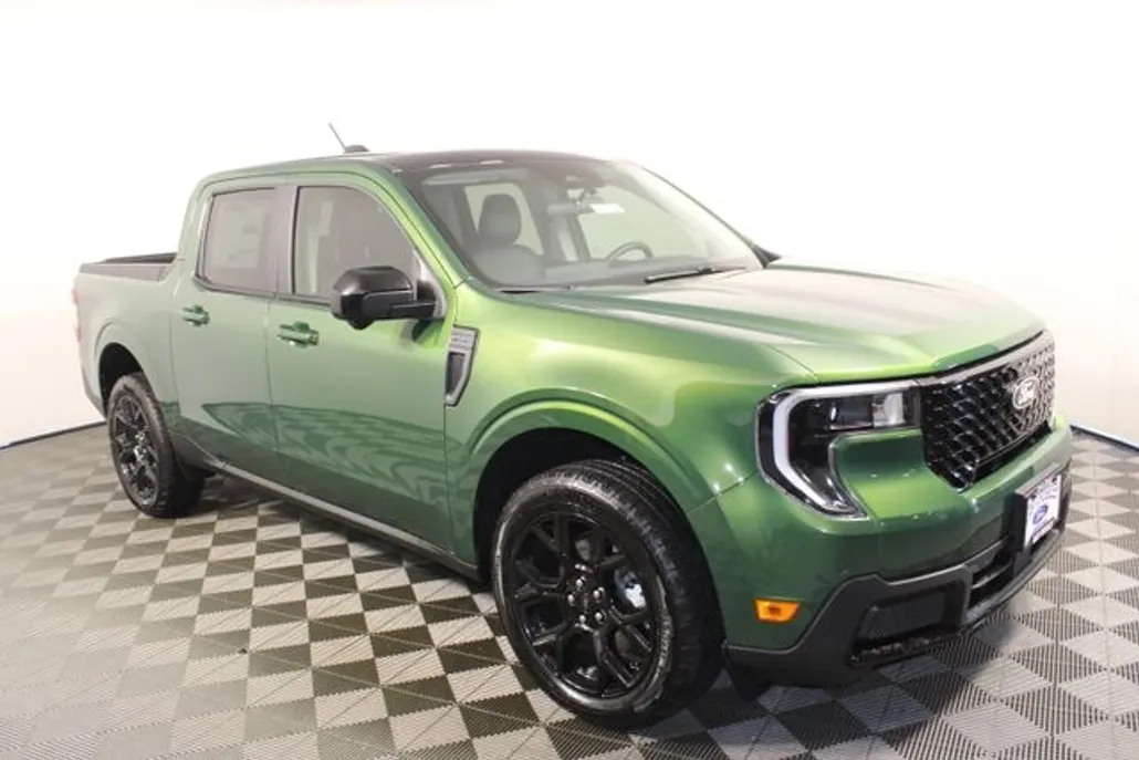 2025 Ford Maverick Lariat photo 1