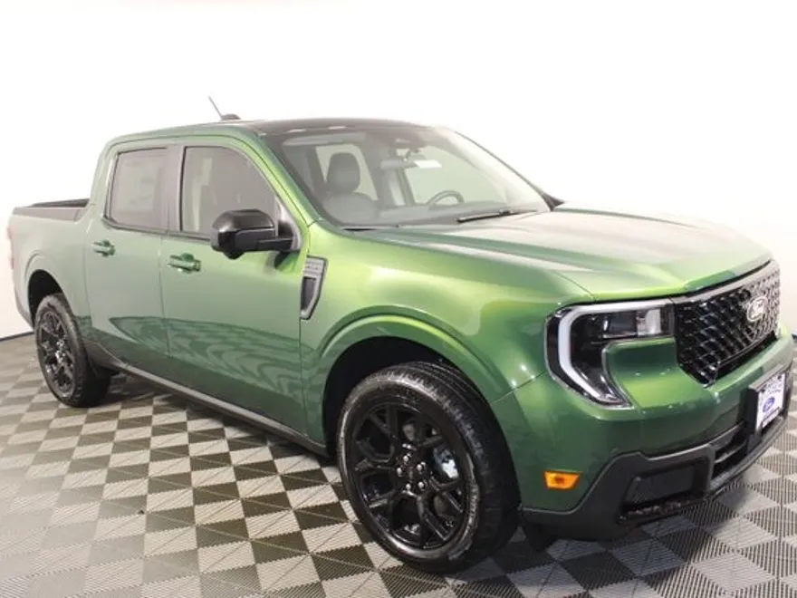 2025 Ford Maverick Lariat photo 1