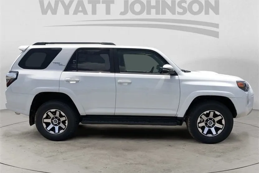 2019 Toyota 4Runner TRD Off-Road Premium photo 1