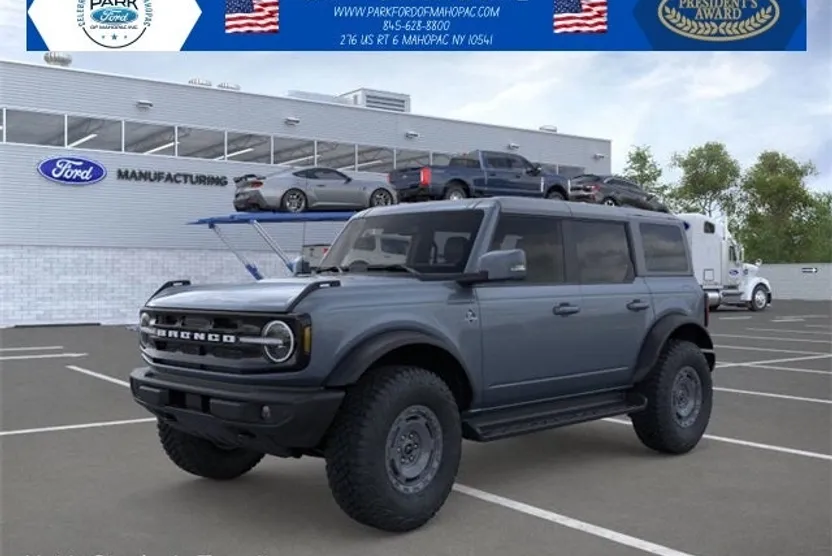 2025 Ford Bronco Outer Banks photo 1
