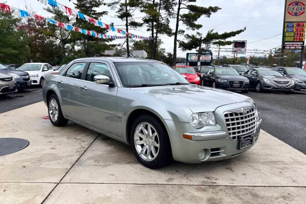 2005 Chrysler 300 C photo 1