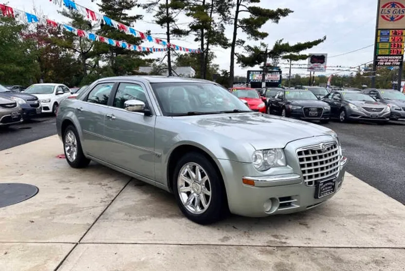 2005 Chrysler 300 C photo 1