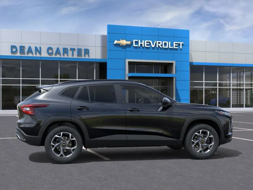 2026 Chevrolet Trax LT photo 1