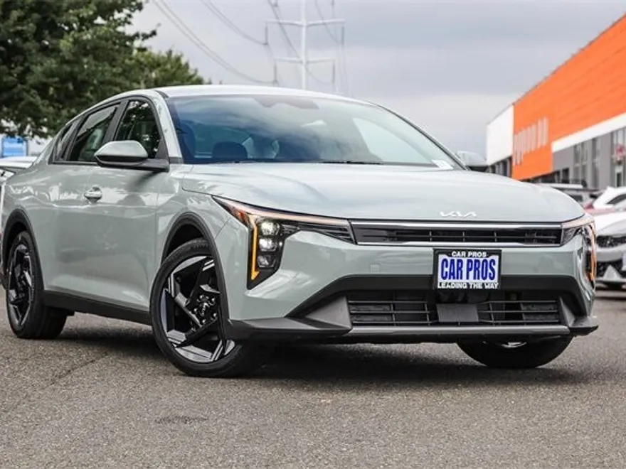 2025 Kia K4 EX photo 1