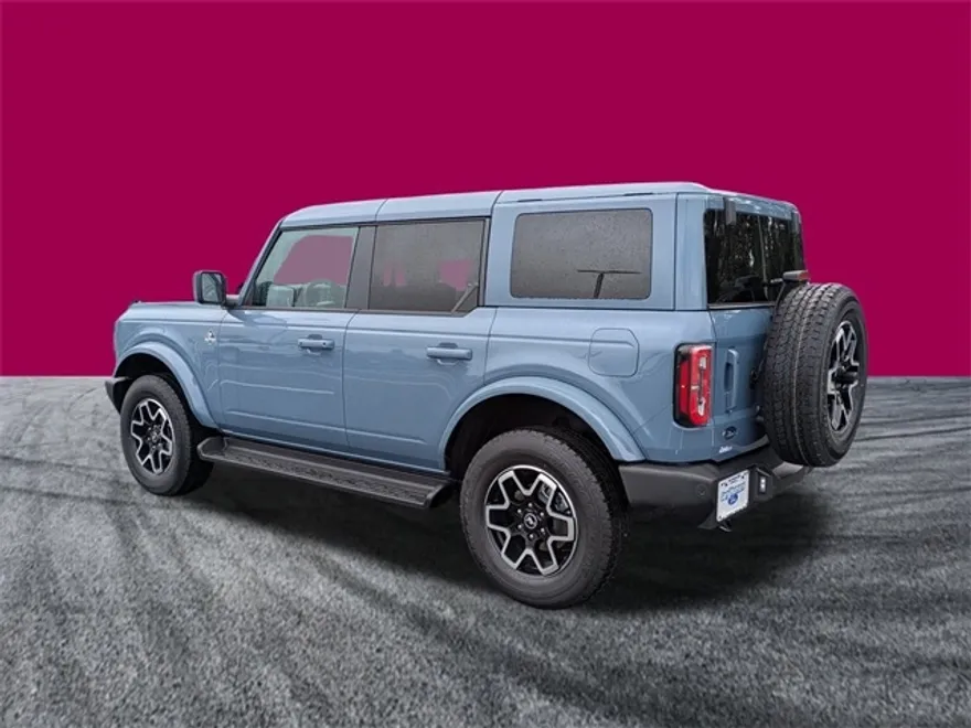 2025 Ford Bronco Outer Banks photo 1