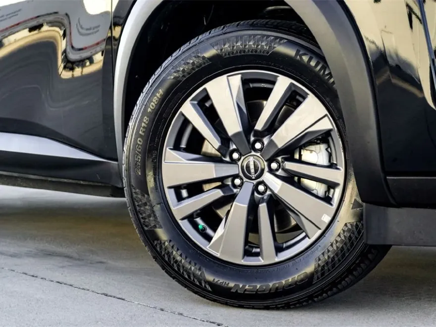 2025 Nissan Pathfinder SV photo 1