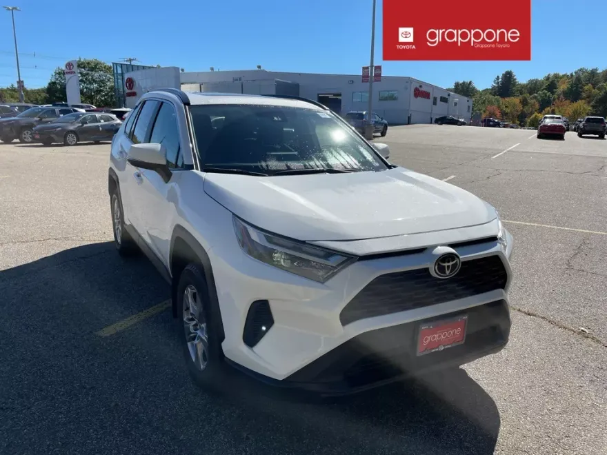 2025 Toyota RAV4 XLE photo 1