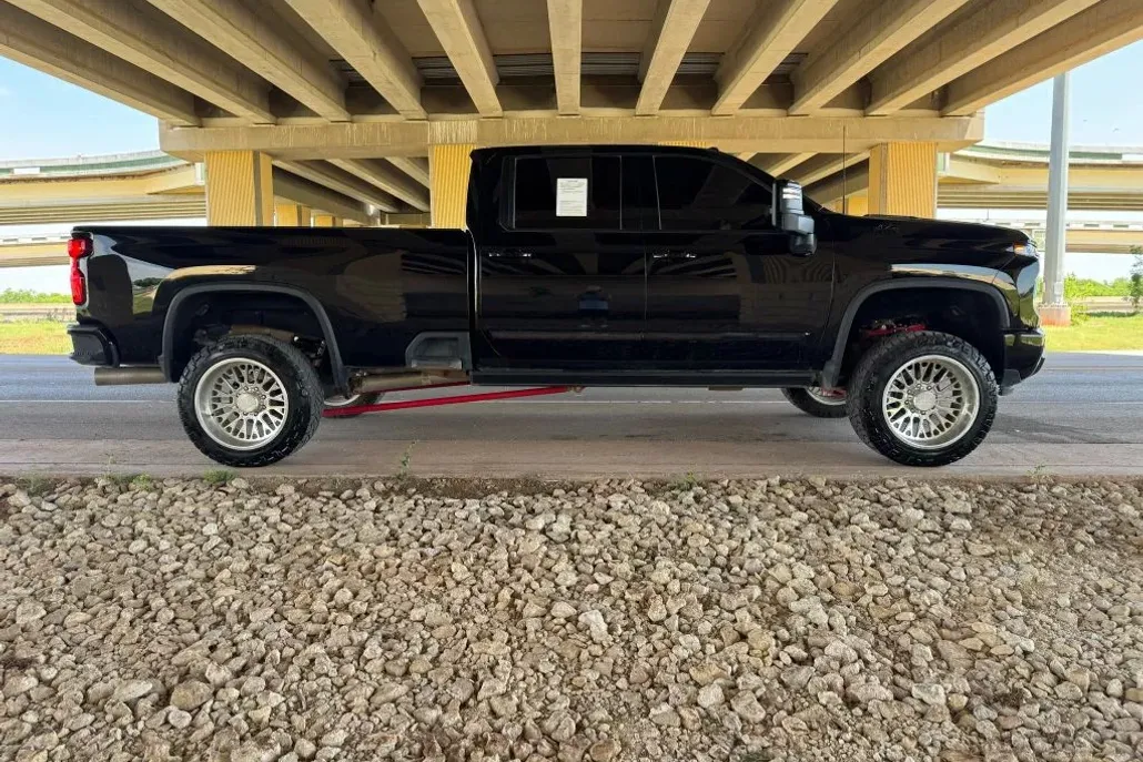 2024 Chevrolet Silverado 3500HD High Country photo 1