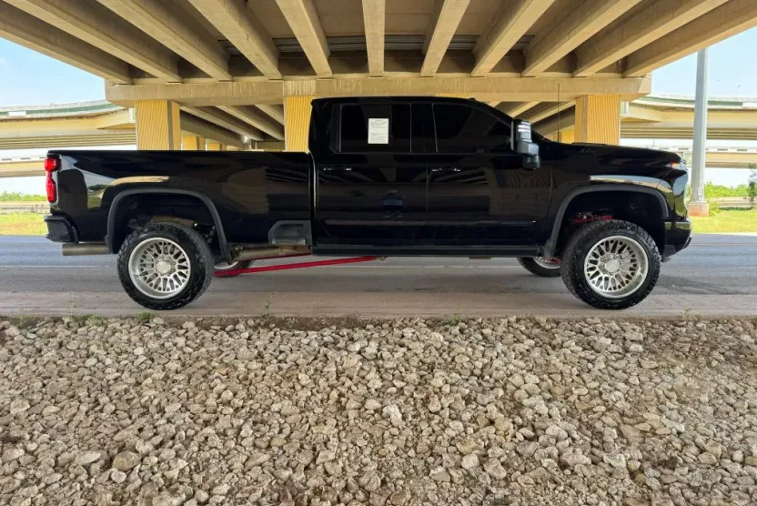2024 Chevrolet Silverado 3500HD High Country photo 1