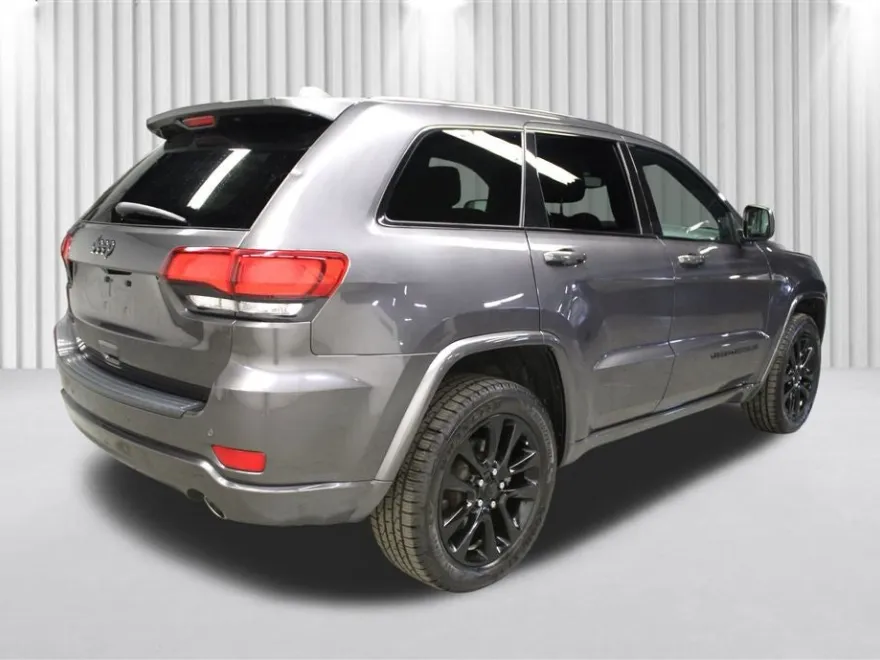 2021 Jeep Grand Cherokee Laredo X photo 1