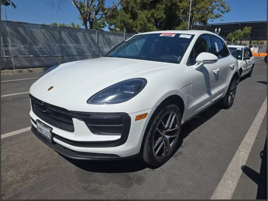2024 Porsche Macan Base photo 1