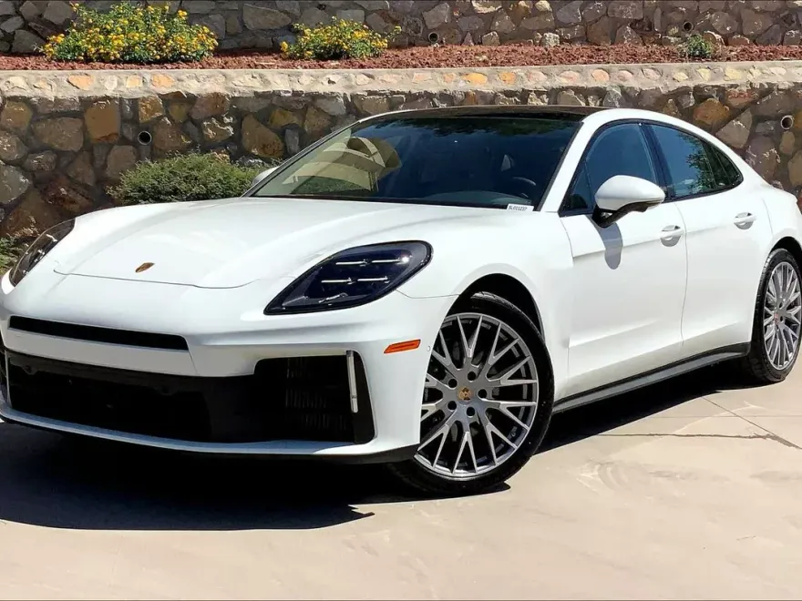 2025 Porsche Panamera 4 photo 1