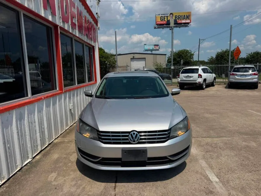 2013 Volkswagen Passat TDI SE photo 1