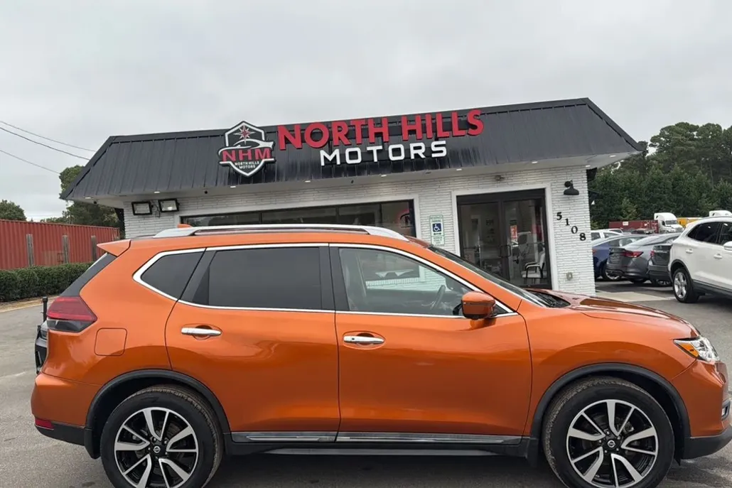 2019 Nissan Rogue SL photo 1