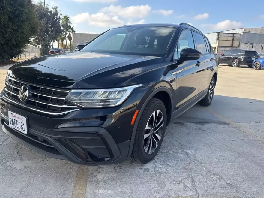 2022 Volkswagen Tiguan S photo 1
