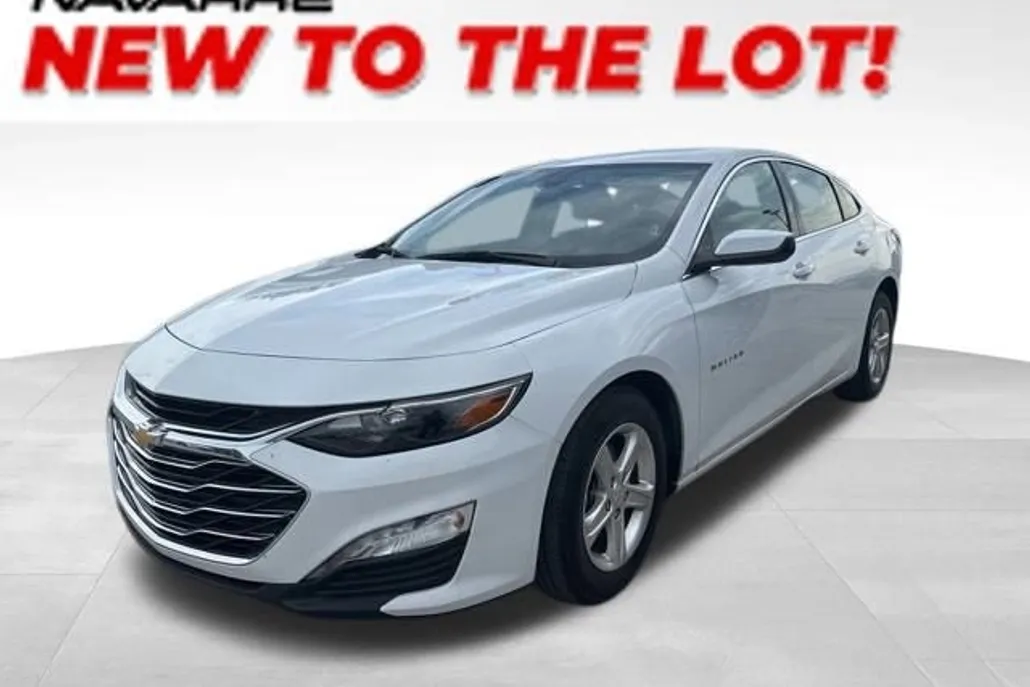 2024 Chevrolet Malibu 1LT photo 1