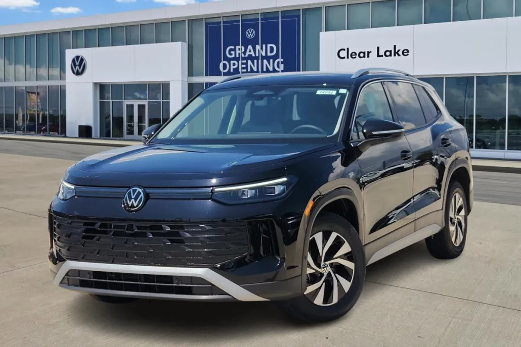 2025 Volkswagen Tiguan S photo 1