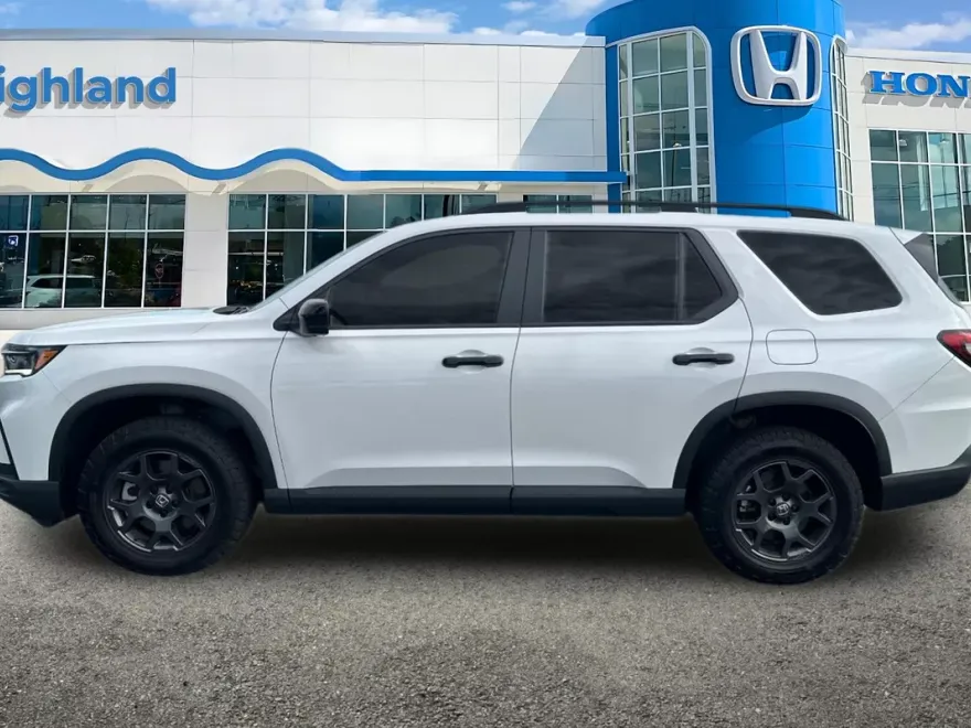 2023 Honda Pilot TrailSport photo 1