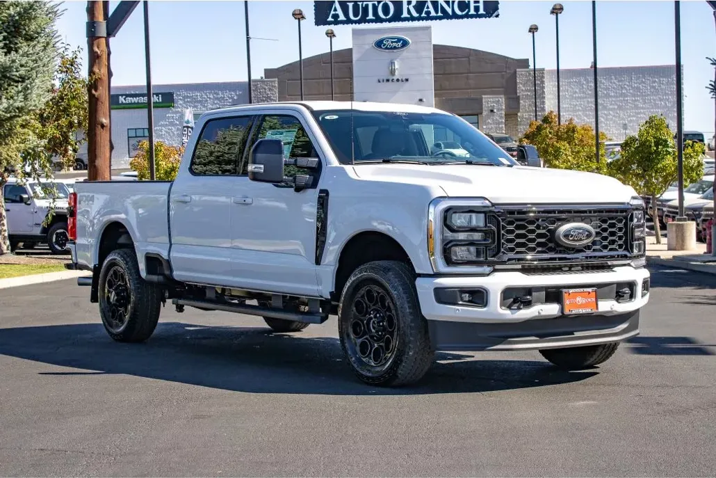 2026 Ford F-250 Lariat photo 1