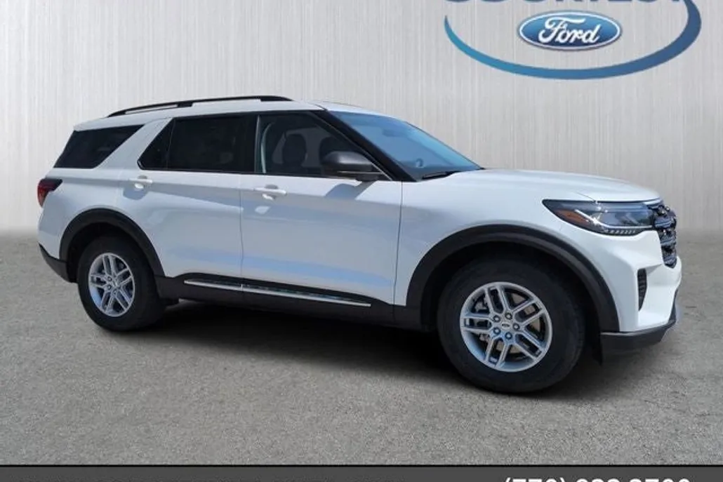 2025 Ford Explorer photo 1