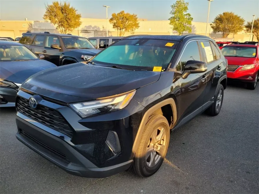 2023 Toyota RAV4 Hybrid XLE photo 1